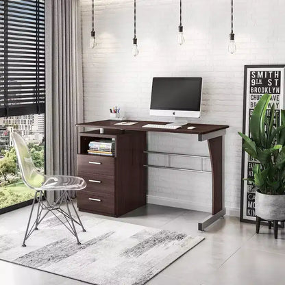 Scrivania per computer con ampio spazio di archiviazione